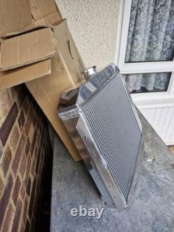 Ford. Capri. Radiateur en alliage neuf modèle avec moteur V6 Essex 3000.